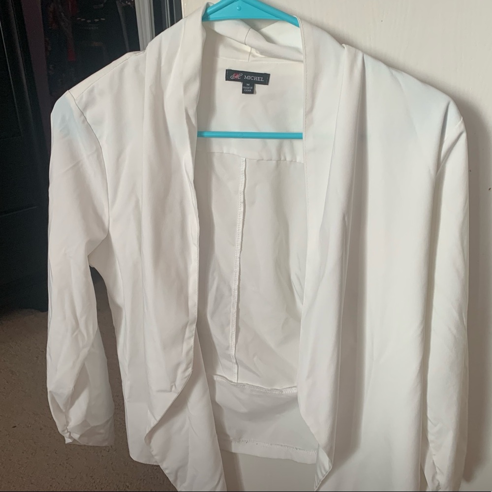 Bright white blazer🦋